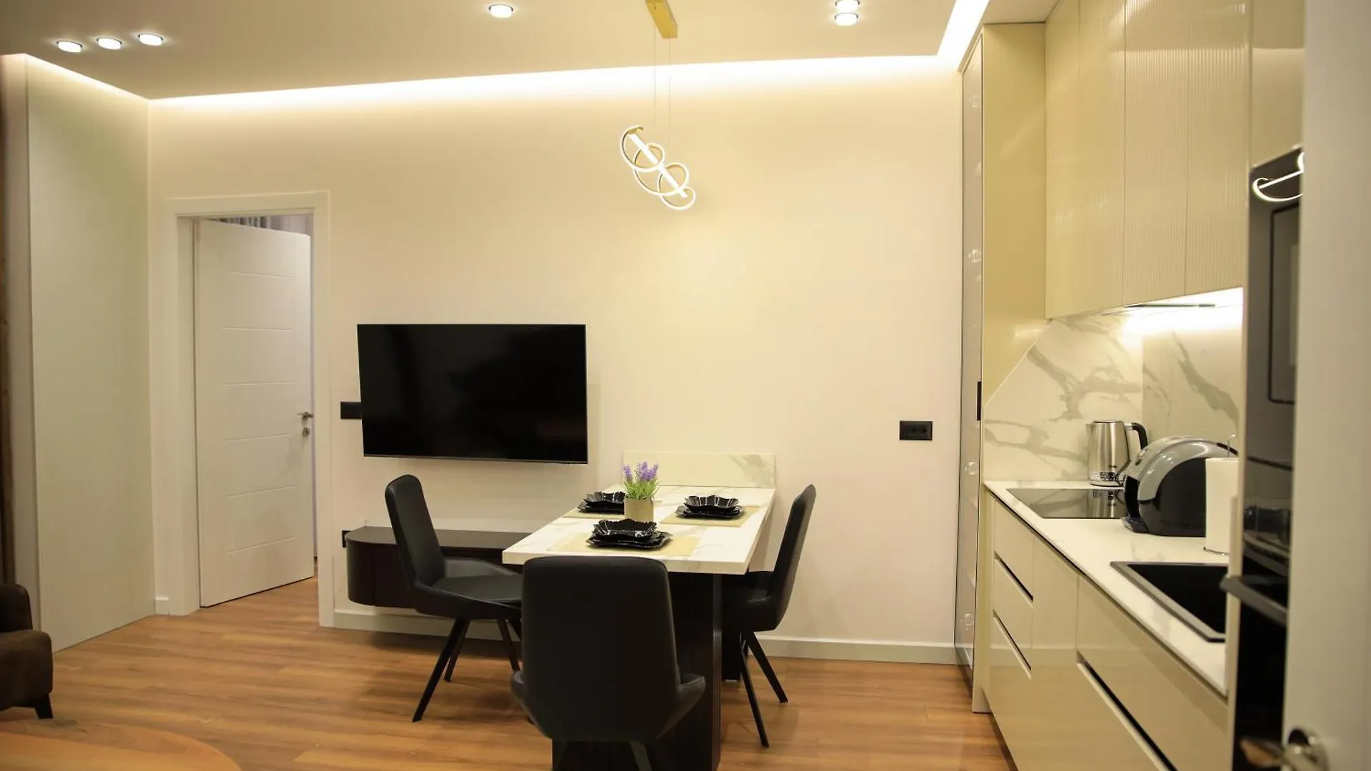 Lm Apartments تيرانا